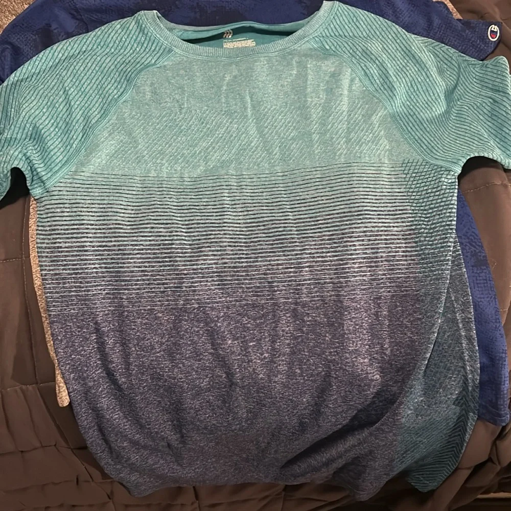 6 Boys Multi-Color Athletic T-Shirts - Large